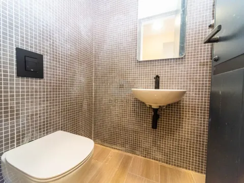 Izdavanje, trosoban stan, 111m², Vezirov Most, Podgorica - image 14