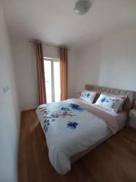 Rent, one bedroom apartment, 50m², Central Point, Podgorica - image 11