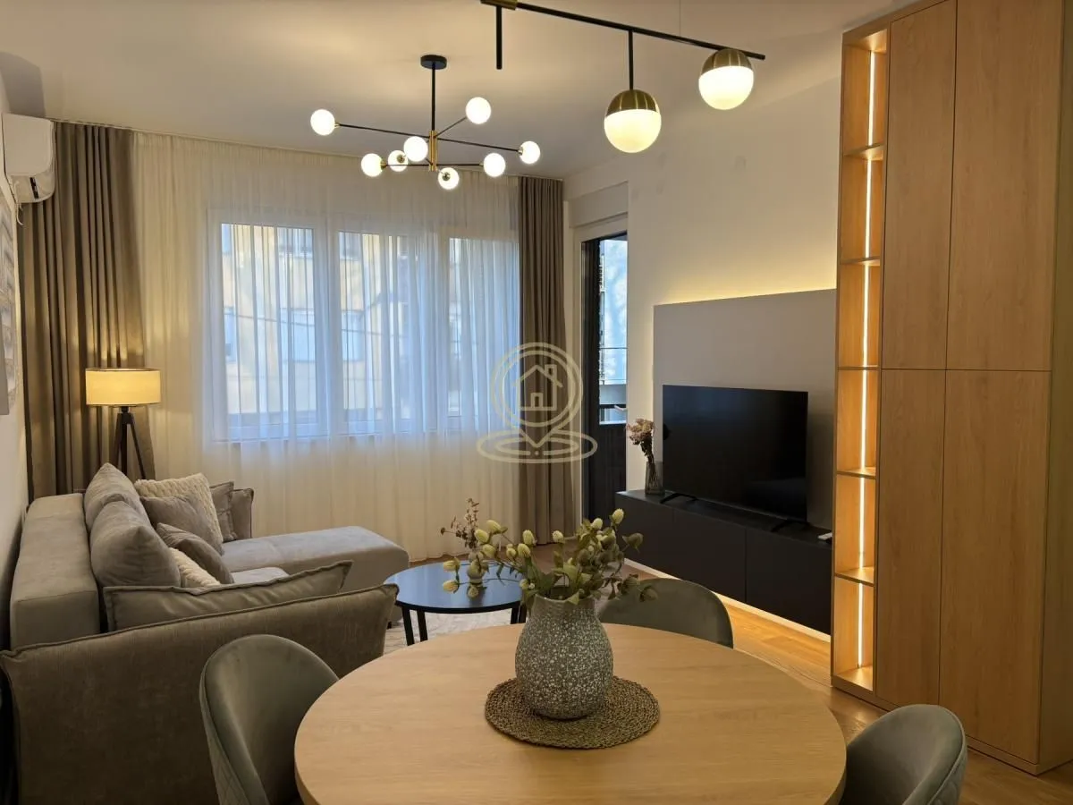 Izdavanje, dvosoban stan, 43m², Grbavica, Novi Sad Sve Podlokacije
