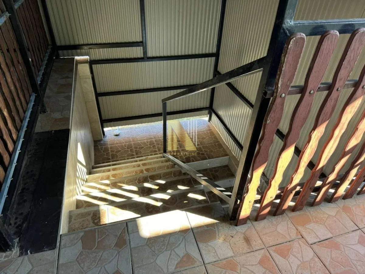 Prodaja, kuća, 441m², Veternik, Novi Sad Sve Podlokacije