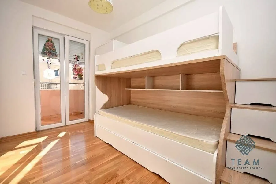 Izdavanje, dvosoban stan, 55m², Igalo, Herceg Novi