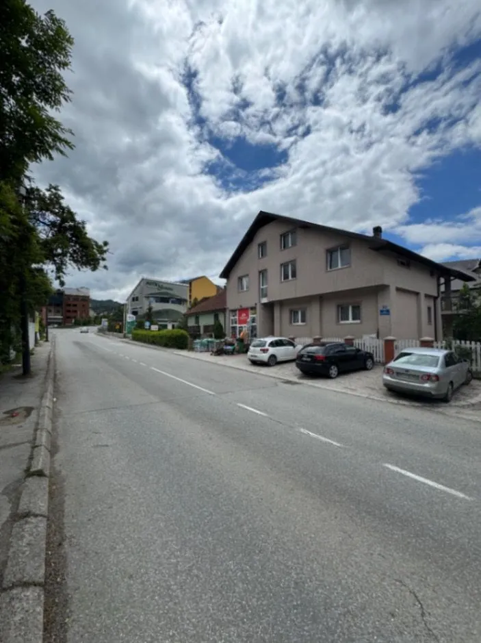 Izdavanje, poslovni prostor, 140m², Centar, Kolašin