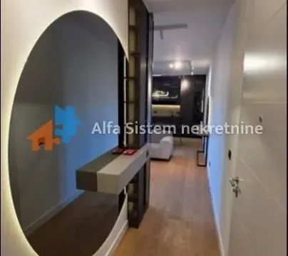 Izdavanje, trosoban stan, 95m², Savski Venac, Beograd - image 4
