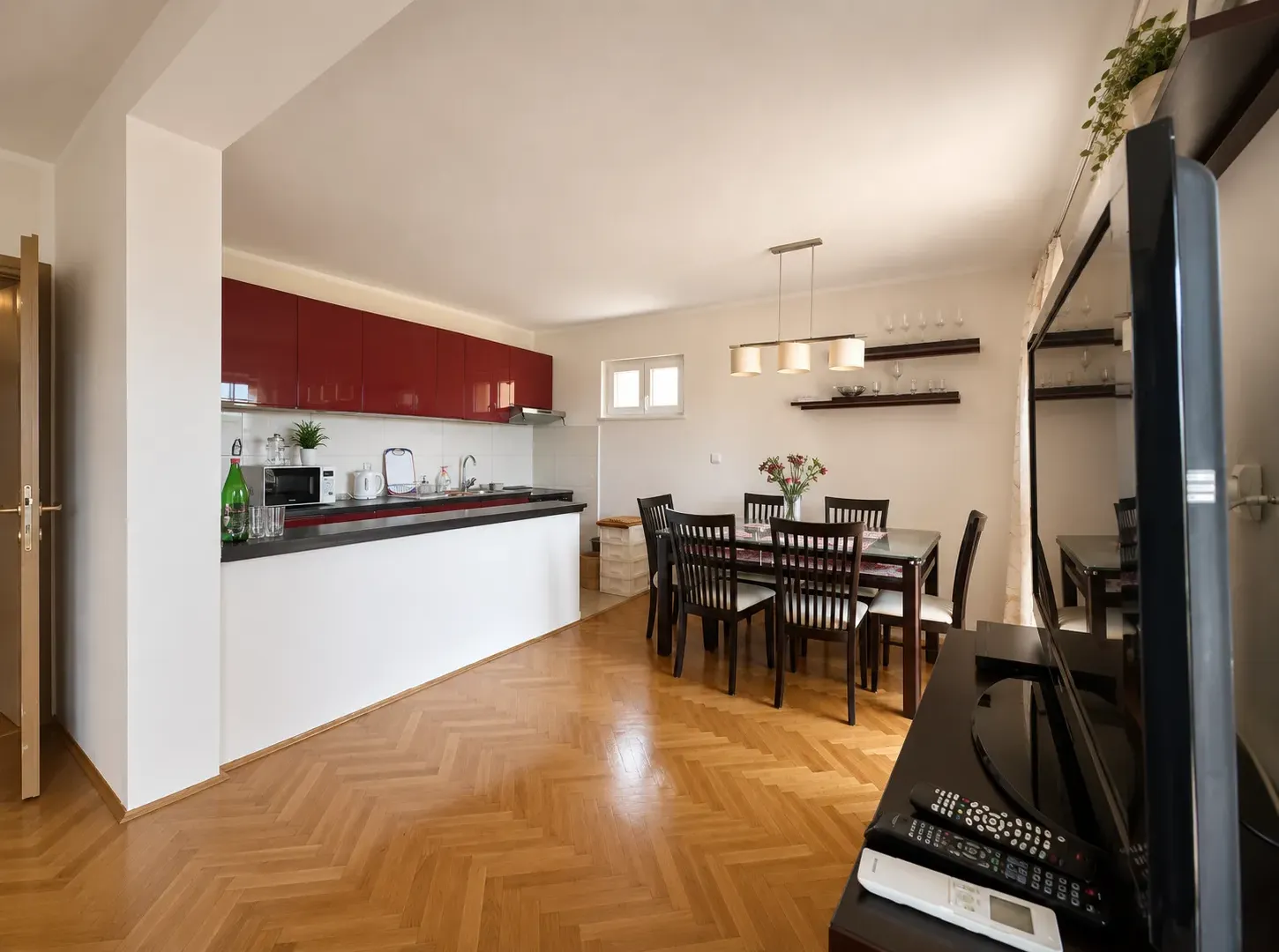 Prodaja, četvorosoban stan, 173m², Petrovac, Budva