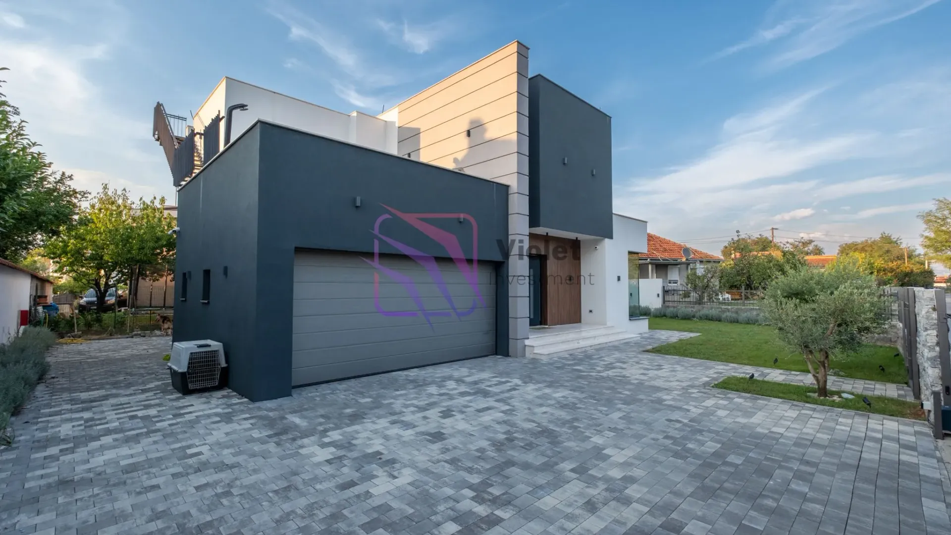 Izdavanje, kuća, 180m², Gornja Gorica, Podgorica