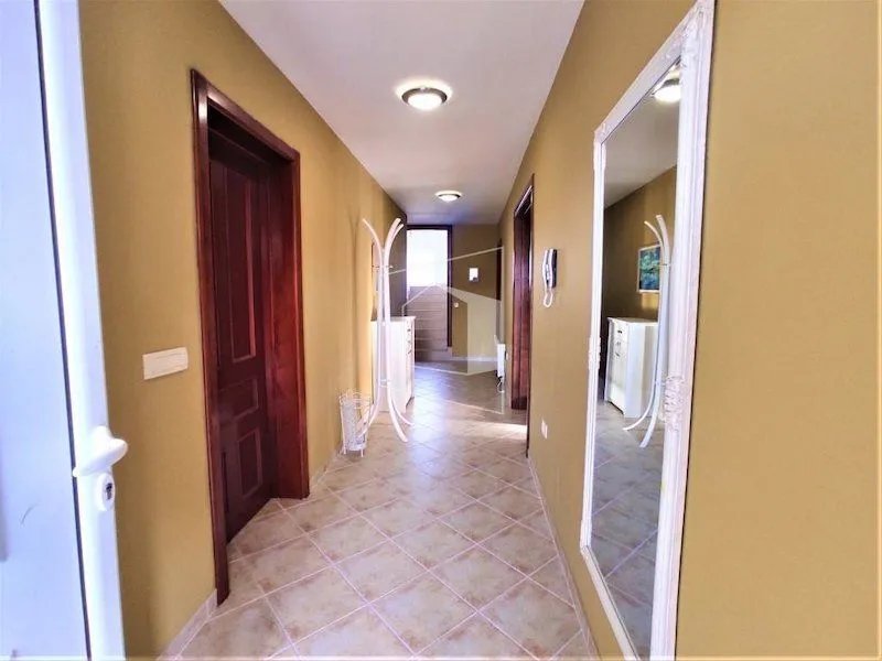 Rent, house, 180m², Mareza, Podgorica