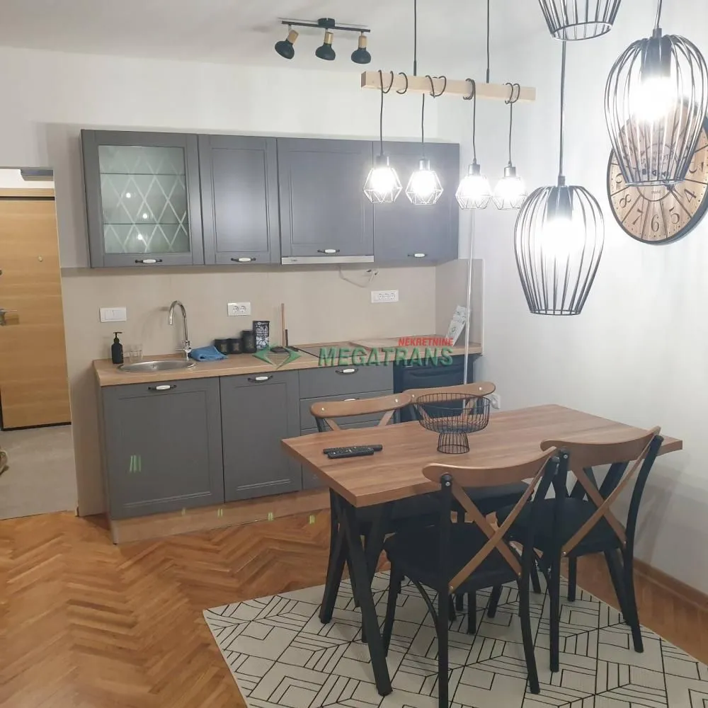 Izdavanje, trosoban stan, 70m², Novi Sad Sve Podlokacije, Novi Sad