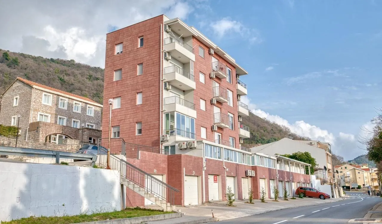 Prodaja, dvosoban stan, 60m², Petrovac, Budva
