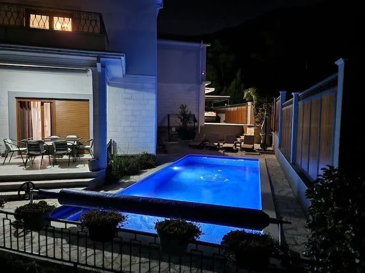 Rent, house, 220m², Kavač, Kotor