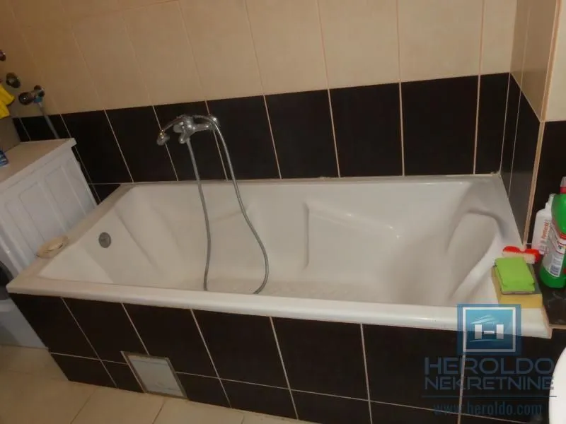 Prodaja, trosoban stan, 62m², Centar, Jagodina