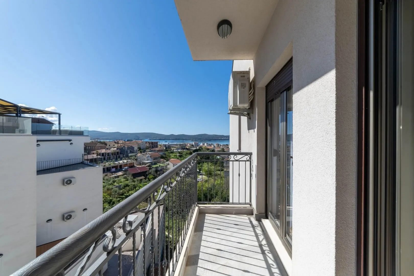 Prodaja, trosoban stan, 120m², Tivat, Crna Gora