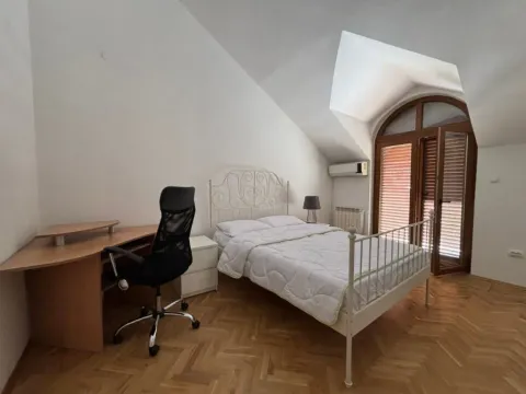 Izdavanje, kuća, 300m², Gorica C, Podgorica - image 8