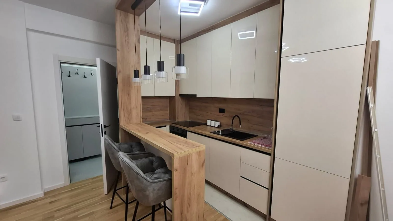 Rent, one bedroom apartment, 70m², Stari Aerodrom, Podgorica