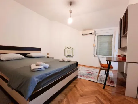 Izdavanje, dvosoban stan, 75m², Blok 9, Podgorica - image 14