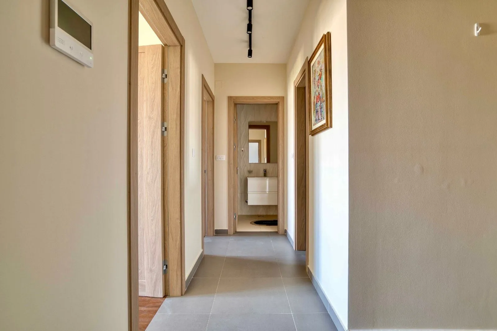 Izdavanje, dvosoban stan, 72m², City Kvart, Podgorica