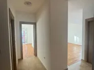 Izdavanje, dvosoban stan, 62m², Stari Aerodrom, Podgorica - image 2