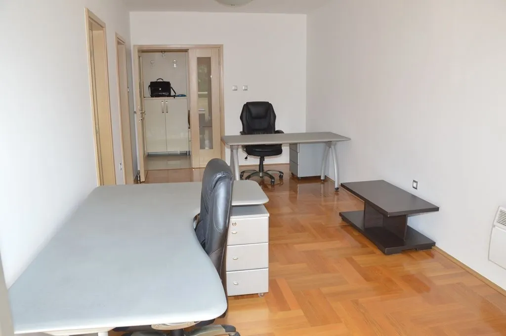 Rent, office space, 52m², Preko Morače, Podgorica