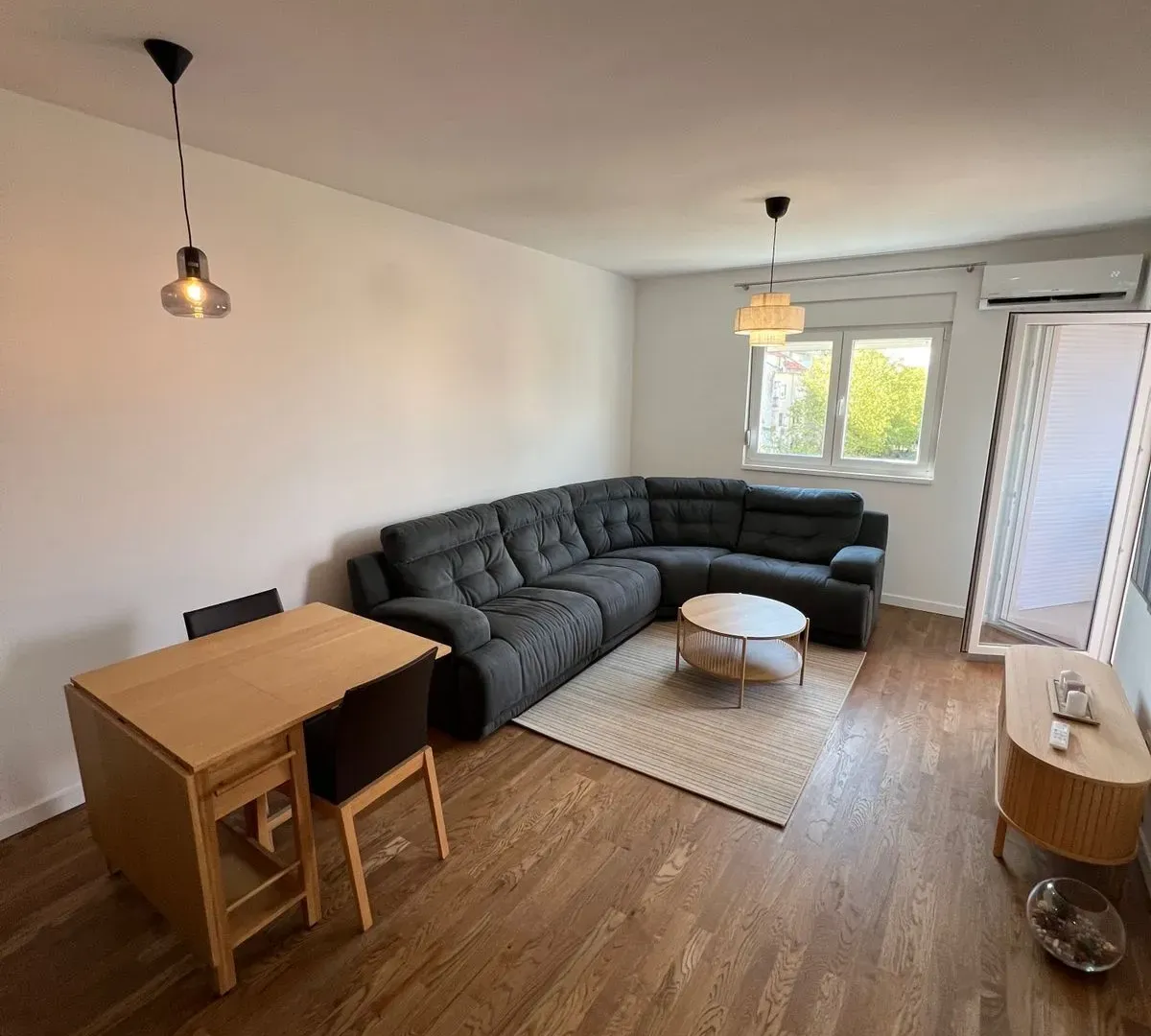 Izdavanje, jednosoban stan, 47m², Stari Aerodrom, Podgorica