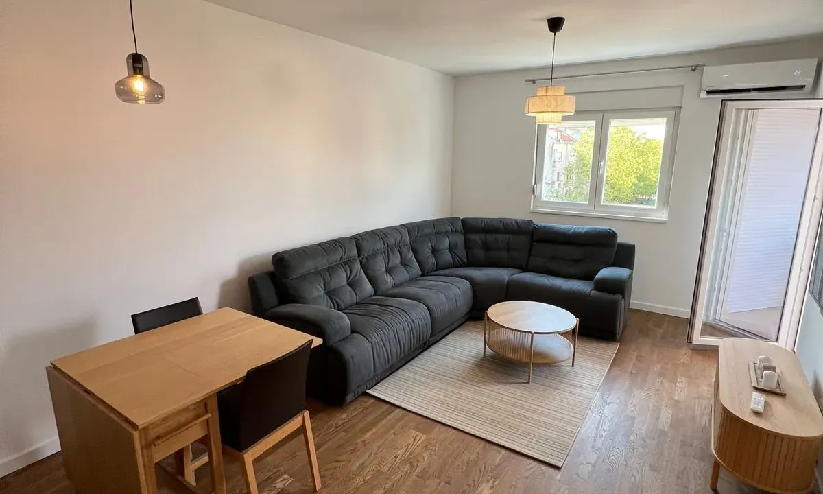 Izdavanje, jednosoban stan, 47m², Stari Aerodrom, Podgorica