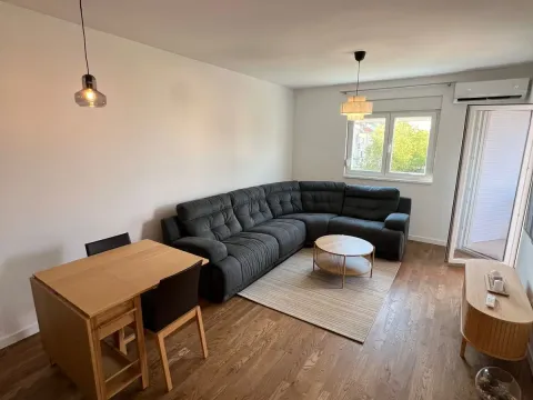 Izdavanje, jednosoban stan, 47m², Stari Aerodrom, Podgorica