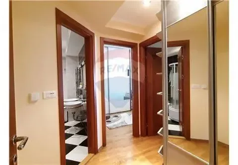 Izdavanje, dvosoban stan, 125m², Centar, Podgorica - image 10