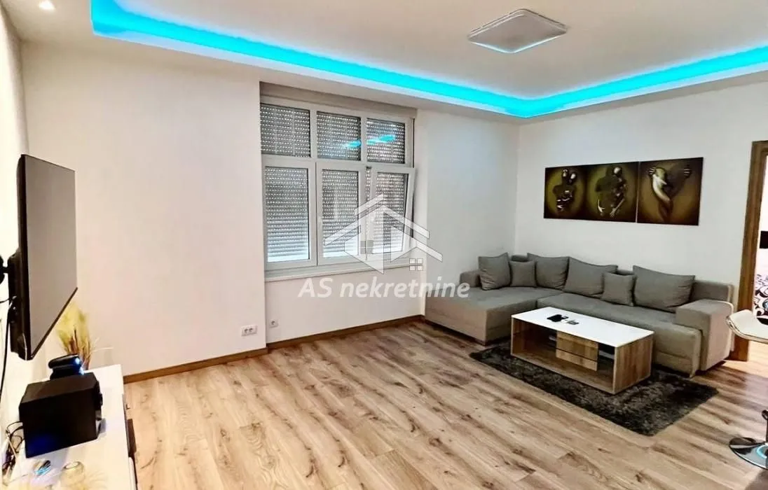 Izdavanje, trosoban stan, 115m², Zeleni Venac, Beograd