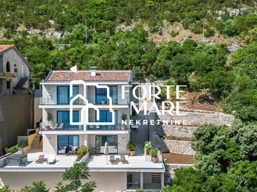 Prodaja, dvosoban stan, 61m², Njivice, Herceg Novi