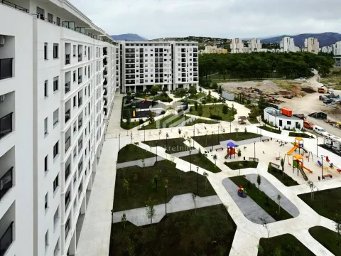 Rent, two bedroom apartment, 64m², Podgorica, Crna Gora - image 10