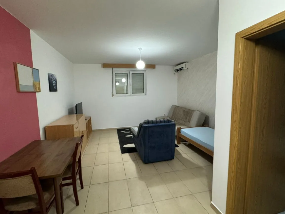 Izdavanje, garsonjera, 35m², Zagorič, Podgorica