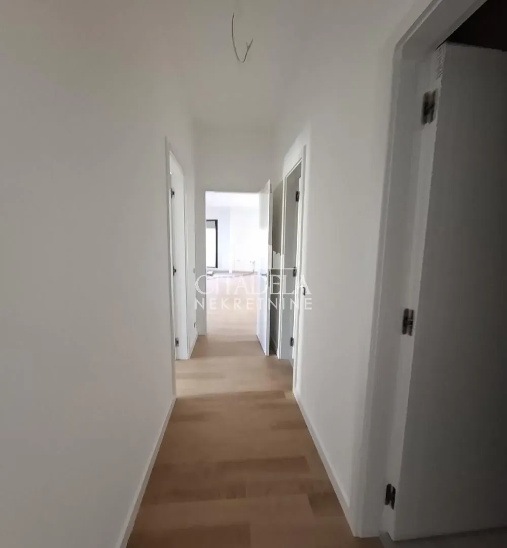 Prodaja, četvorosoban stan, 131m², Čukarica, Beograd