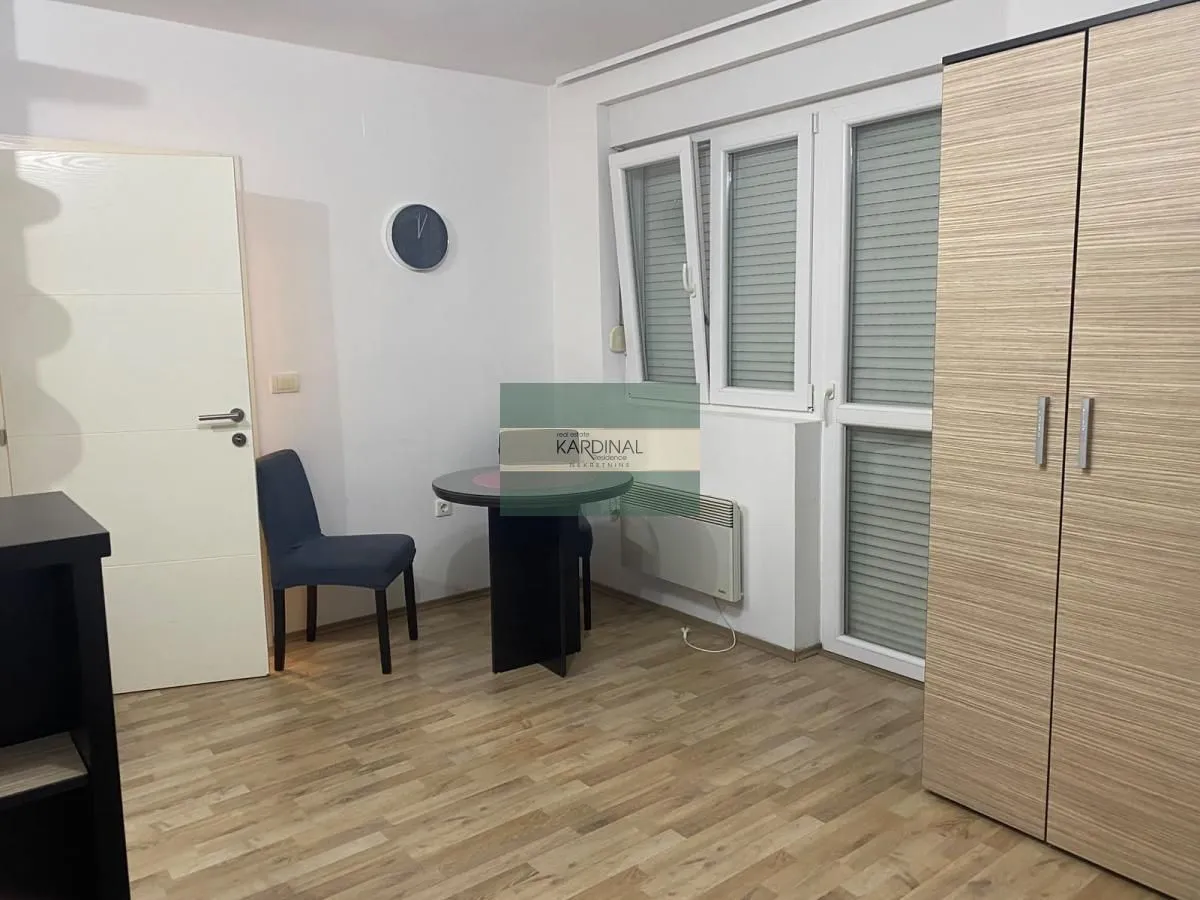 Izdavanje, garsonjera, 30m², Kajsijar, Jagodina