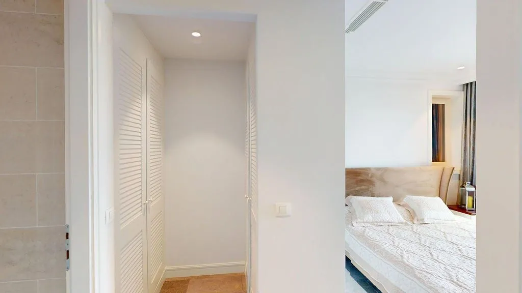 Prodaja, četvorosoban stan, 108m², Tivat, Crna Gora