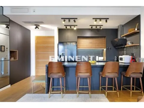 Izdavanje, trosoban stan, 89m², Savski Venac, Beograd