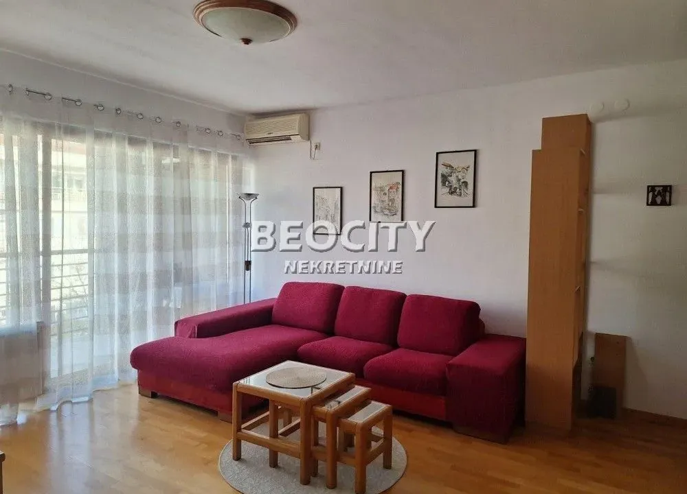 Izdavanje, dvosoban stan, 58m², Centar, Novi Sad