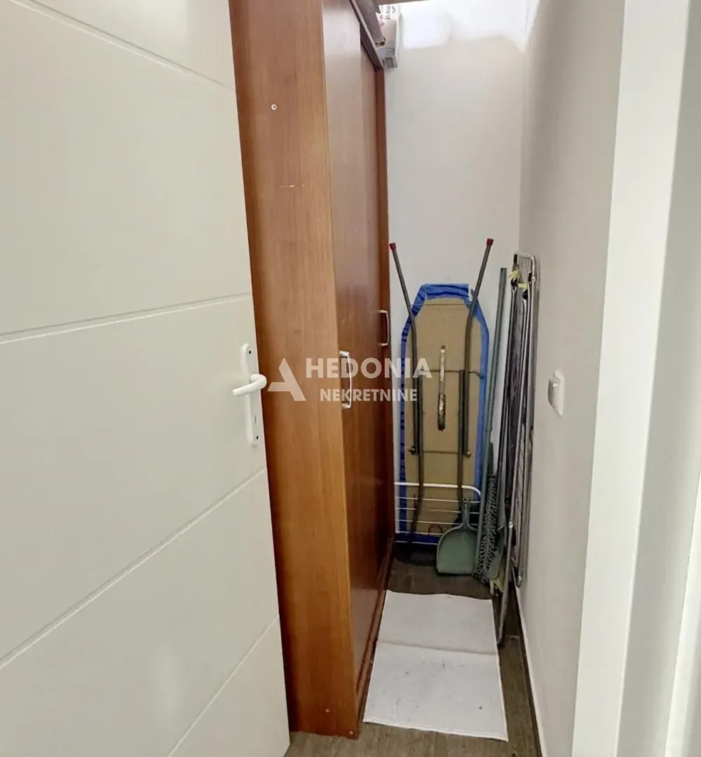 Rent, one bedroom apartment, 30m², Zemun Gornji Grad, Zemun Sve Podlokacije
