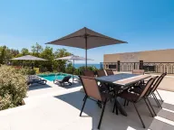 Rent, house, 318m², Reževići, Budva - image 4