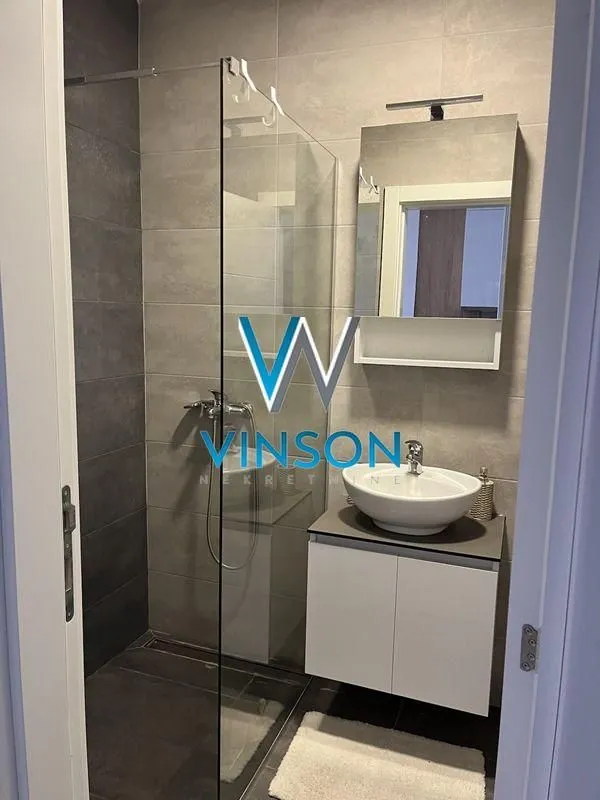 Izdavanje, jednosoban stan, 40m², Salajka, Novi Sad Sve Podlokacije