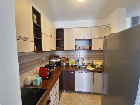 Rent, three bedroom apartment, 89m², Budva, Crna Gora - image 10