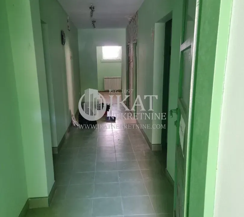 Prodaja, trosoban stan, 80m², Brace Jerković, Voždovac Sve Podlokacije