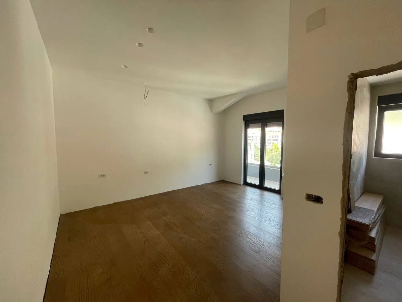 Prodaja, trosoban stan, 155m², Centar, Budva