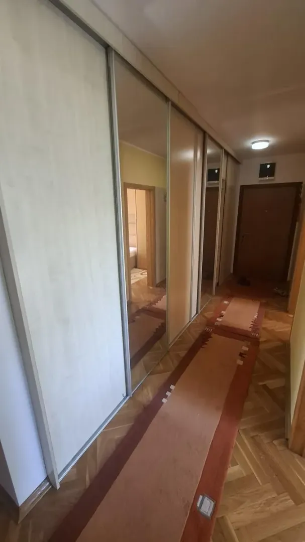 Izdavanje, dvosoban stan, 56m², Centar, Novi Sad