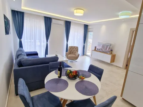 Rent, one bedroom apartment, 47m², Budva, Crna Gora - image 1