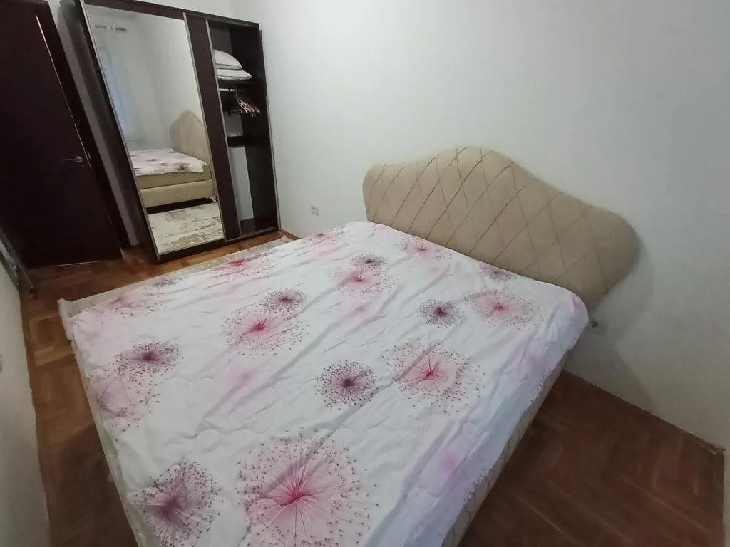 Izdavanje, dvosoban stan, 58m², Podgorica, Crna Gora