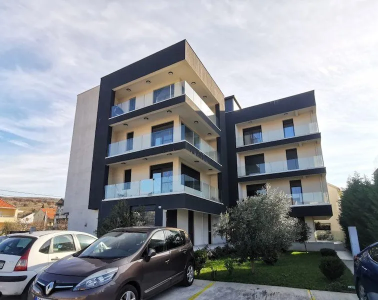Rent, apartment, 120m², Dalmatinska ulica, Podgorica