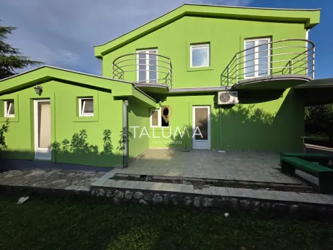 Izdavanje, kuća, 200m², Zagorič, Podgorica - image 1