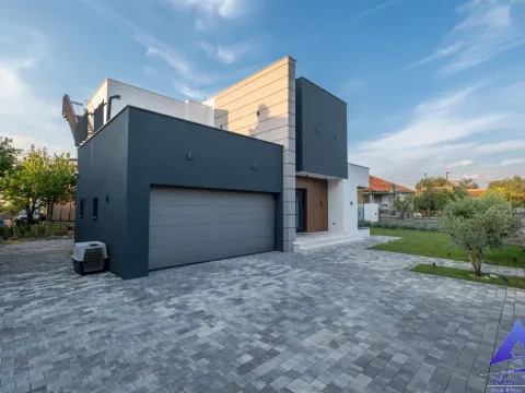 Izdavanje, kuća, 180m², Podgorica, Crna Gora - image 29