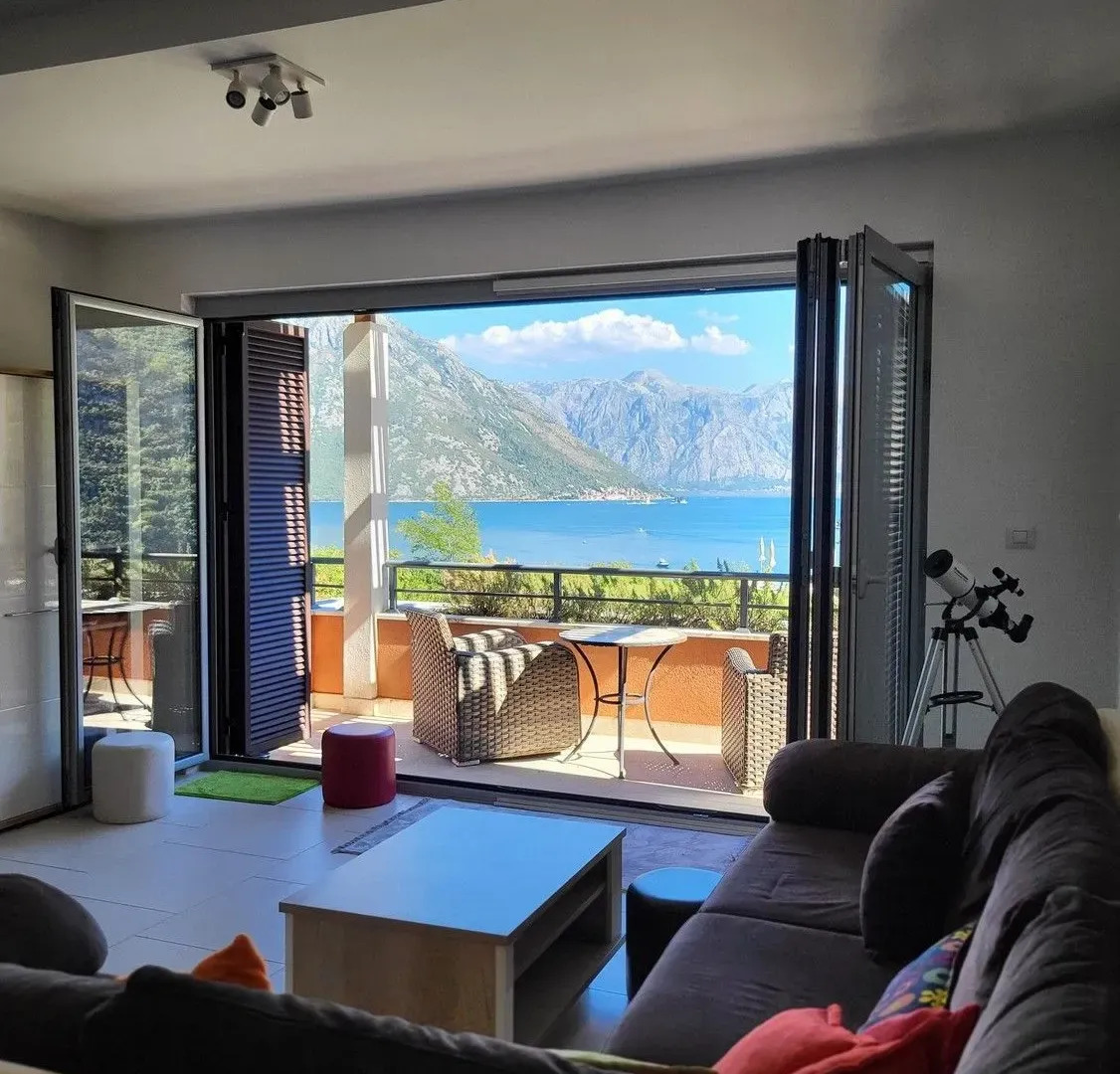 Sale, one bedroom apartment, 61m², Morinj, Kotor