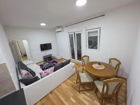 Izdavanje, jednosoban stan, 52m², Zabjelo, Podgorica - image 7