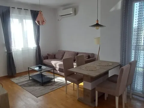 Izdavanje, jednosoban stan, 43m², City Kvart, Podgorica - image 4