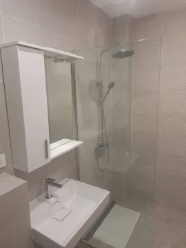 Rent, one bedroom apartment, 50m², Tivat, Crna Gora - image 10
